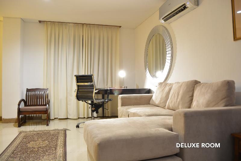 W Home Cikatomas Jakarta Exterior foto